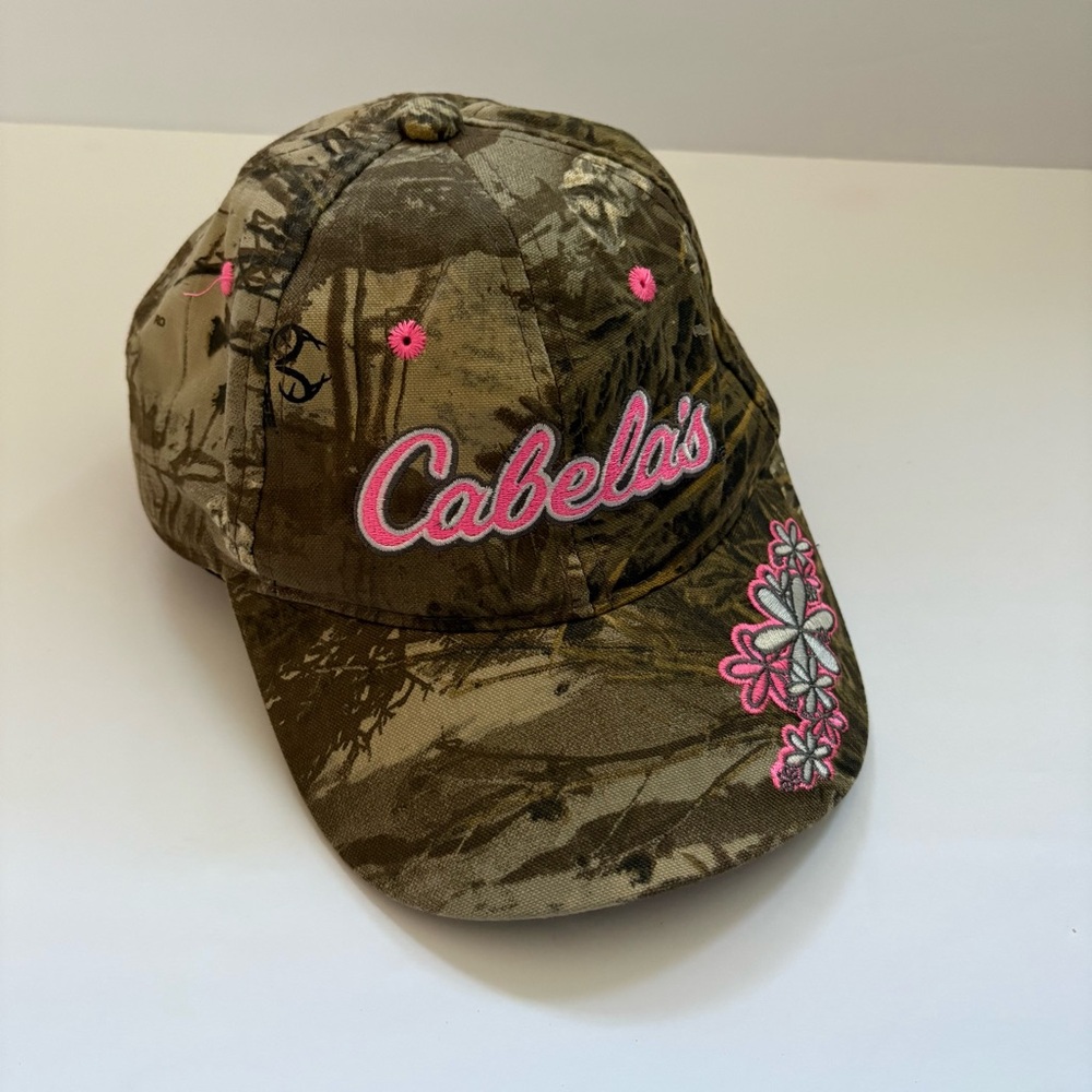 Cabela’s Hat‎ Cap Strap Back Youth Girl Camo Hunting Adjustable Pink Logo Floral